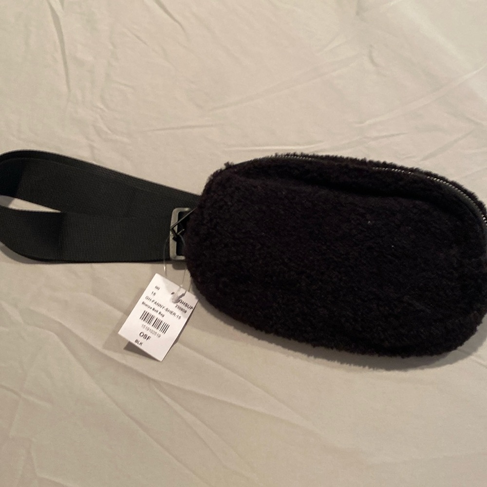 Sherpa belt bag